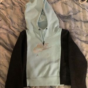 Nike cropped hoodie